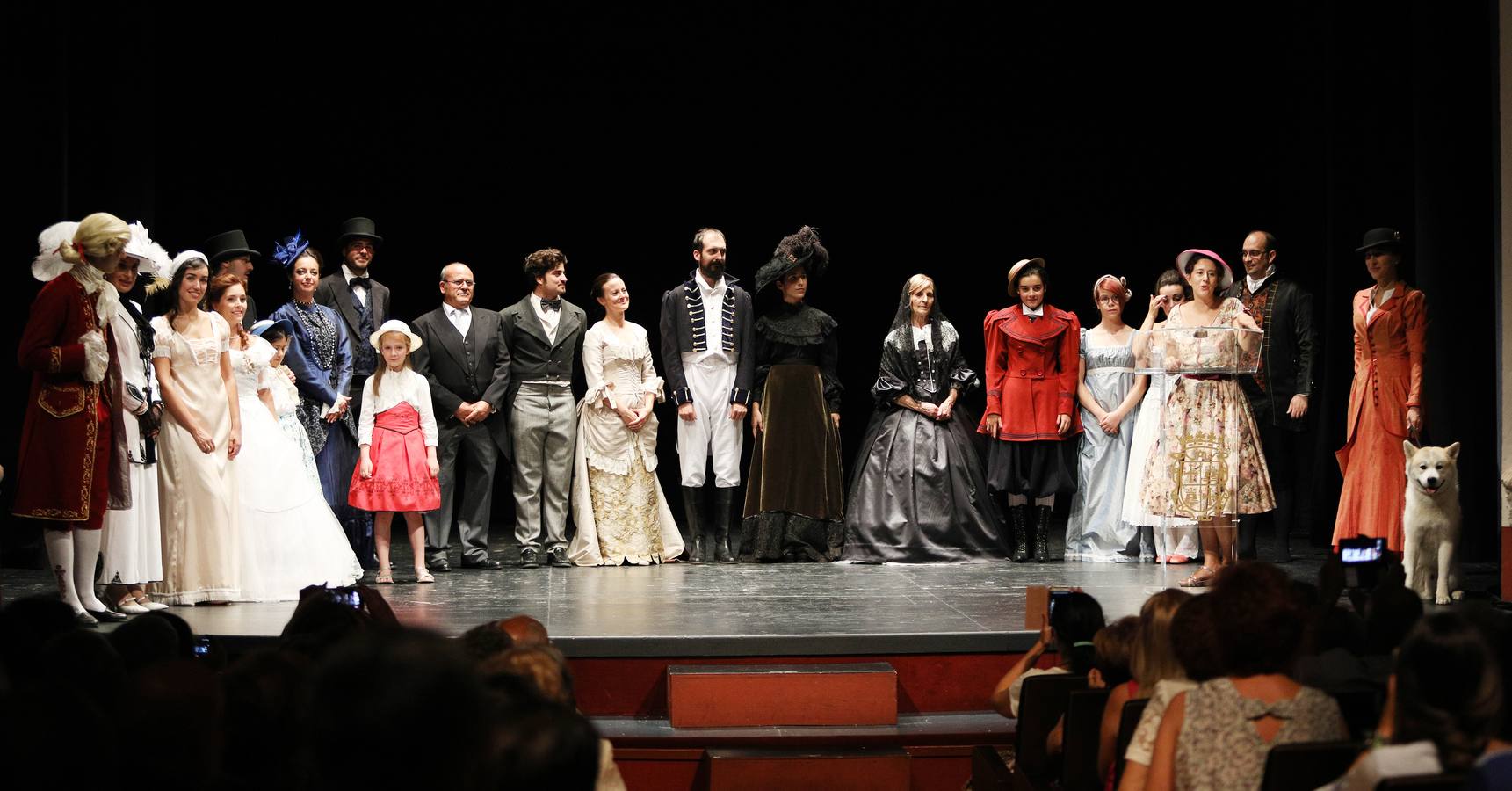 Con este desfile, Teatronaos concluye la temporada de Luces de Palencia