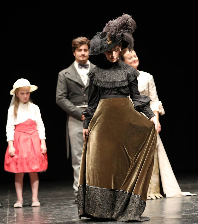 Con este desfile, Teatronaos concluye la temporada de Luces de Palencia