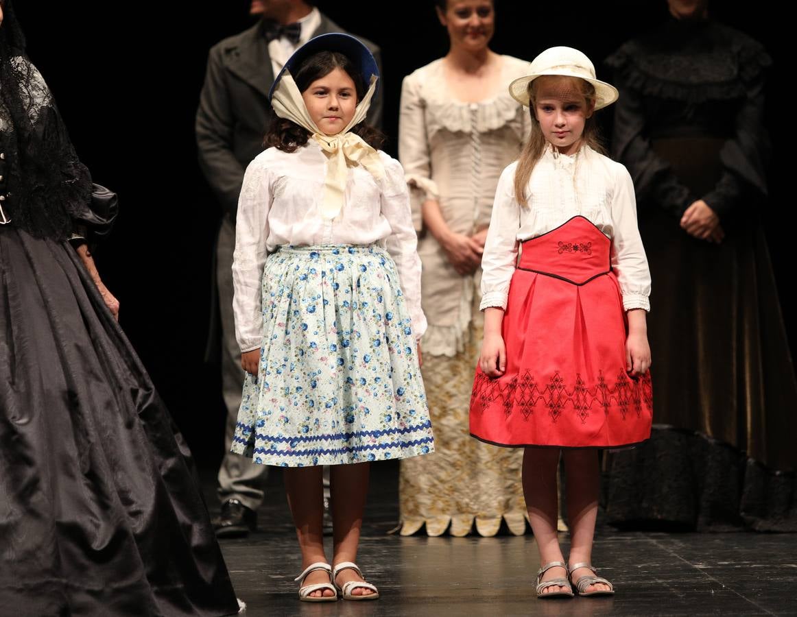 Con este desfile, Teatronaos concluye la temporada de Luces de Palencia