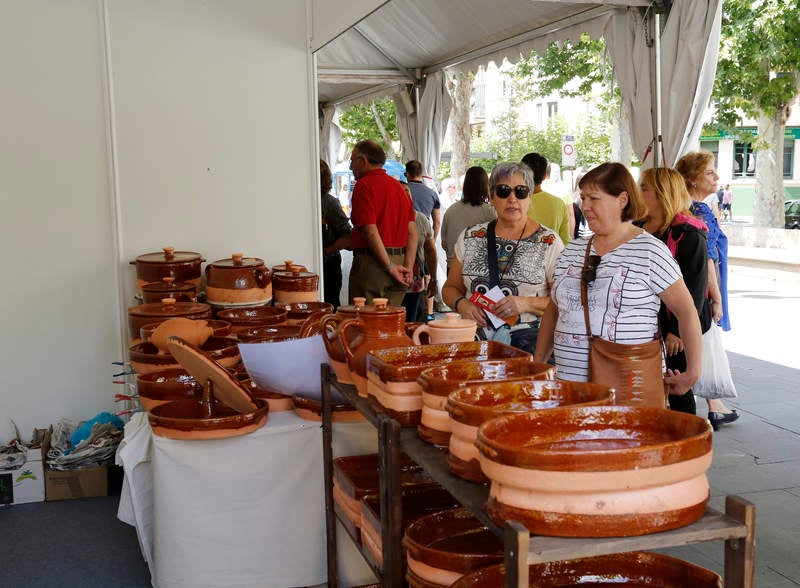 28 firmas de toda España participan en la feria instalada en el parque del Salón