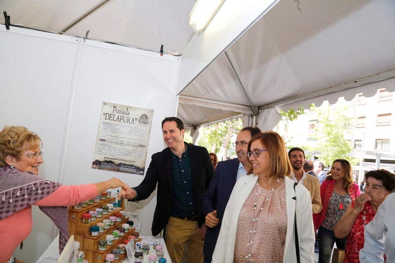 28 firmas de toda España participan en la feria instalada en el parque del Salón