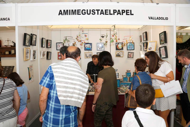 28 firmas de toda España participan en la feria instalada en el parque del Salón