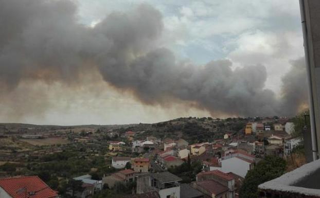 Baja a nivel 1 el incendio de Fermoselle tras su evolución favorable