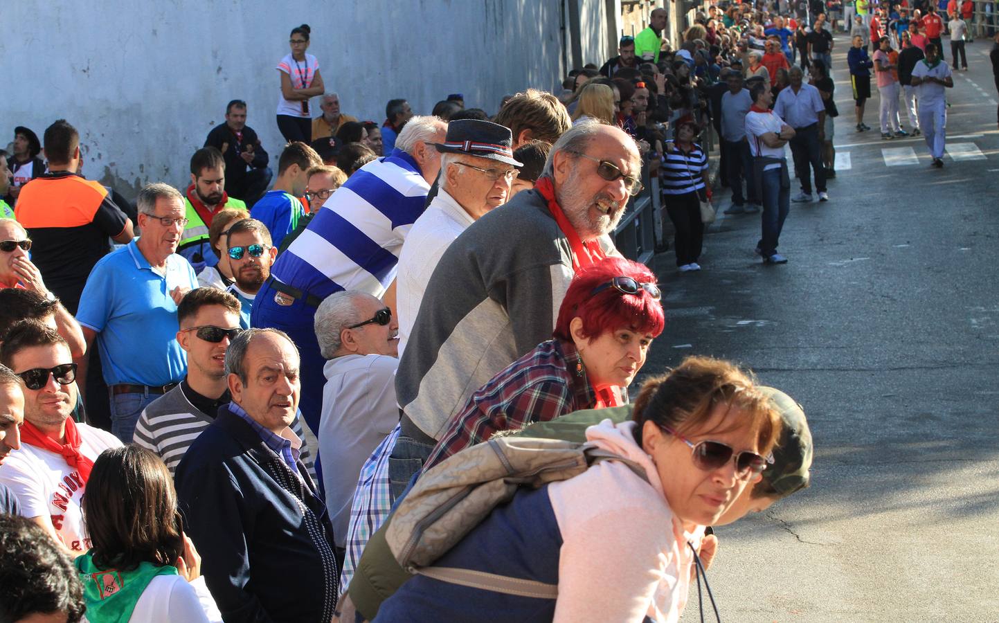 Los toros de la ganadería de Lagunajanada, protagonizaron momentos emocionantes y peligrosos en las calles, al entrar toda la manada disgregada