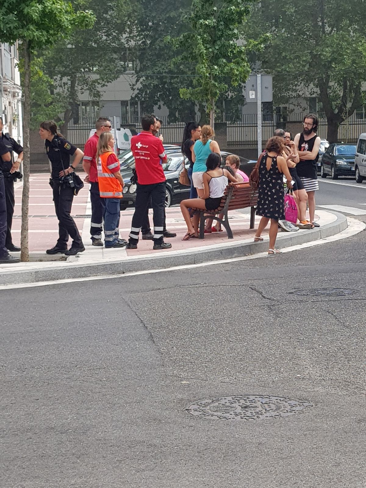 Los bomberos intervienen en la calle Doctor Fleming