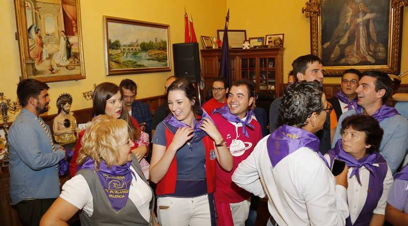 La lluvia obliga a posponer el pregón para mañana 
