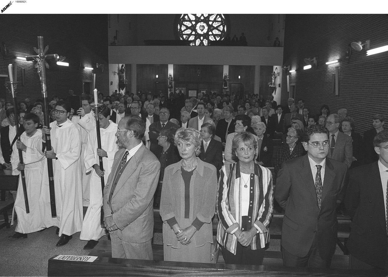 1999. La corporación municipal en la misa en honor de San Mateo.