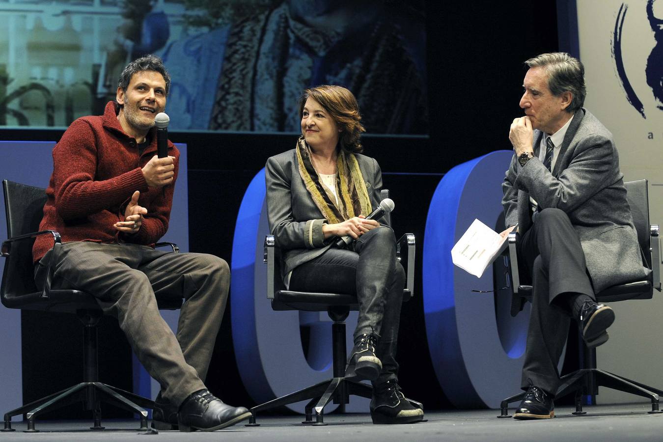 05.02.14 El actor Roberto Enríquez y Angélica Tanarro, con Iñaki Gabilondo en la celebracion del 80 Aniversario de Radio Valladolid en el Teatro Calderón.