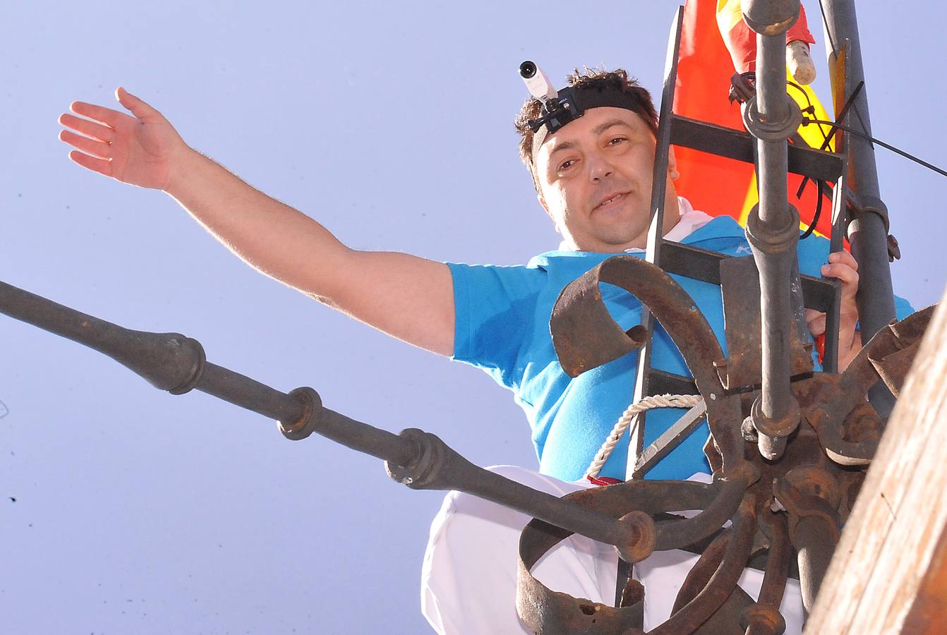 La colocación de la bandera marca el inicio de las fiestas de Medina del Campo