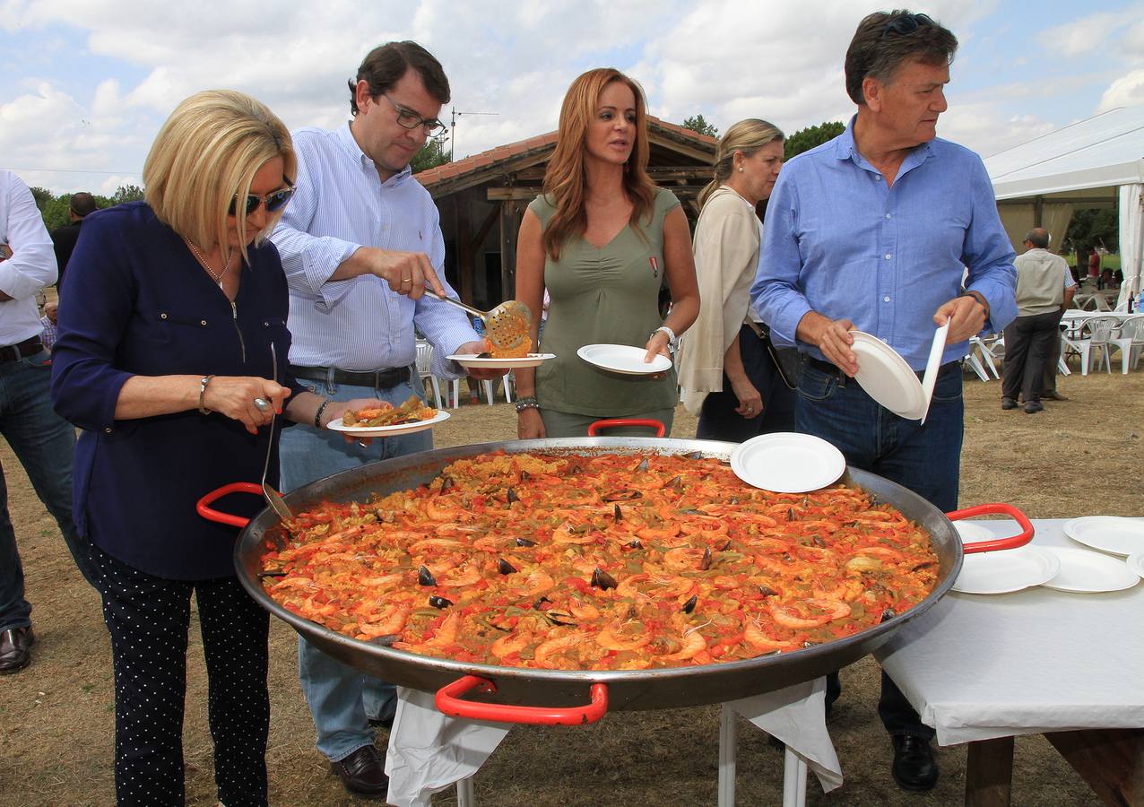 Los principales representates populares de la provincia no faltaron a su cita en el área recreativa de El Pardal donde un año más, y ya van veintiséis, pudieron tratar de cerca con sus simpatizantes y militantes