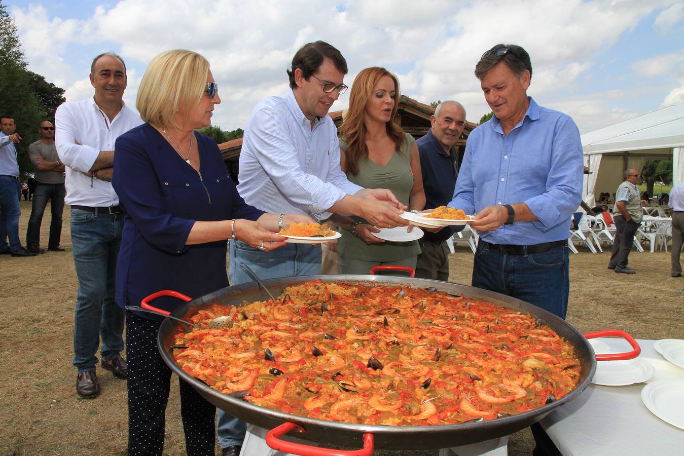 Los principales representates populares de la provincia no faltaron a su cita en el área recreativa de El Pardal donde un año más, y ya van veintiséis, pudieron tratar de cerca con sus simpatizantes y militantes