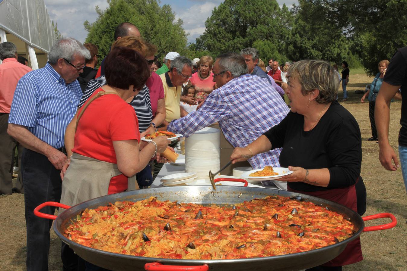 Los principales representates populares de la provincia no faltaron a su cita en el área recreativa de El Pardal donde un año más, y ya van veintiséis, pudieron tratar de cerca con sus simpatizantes y militantes