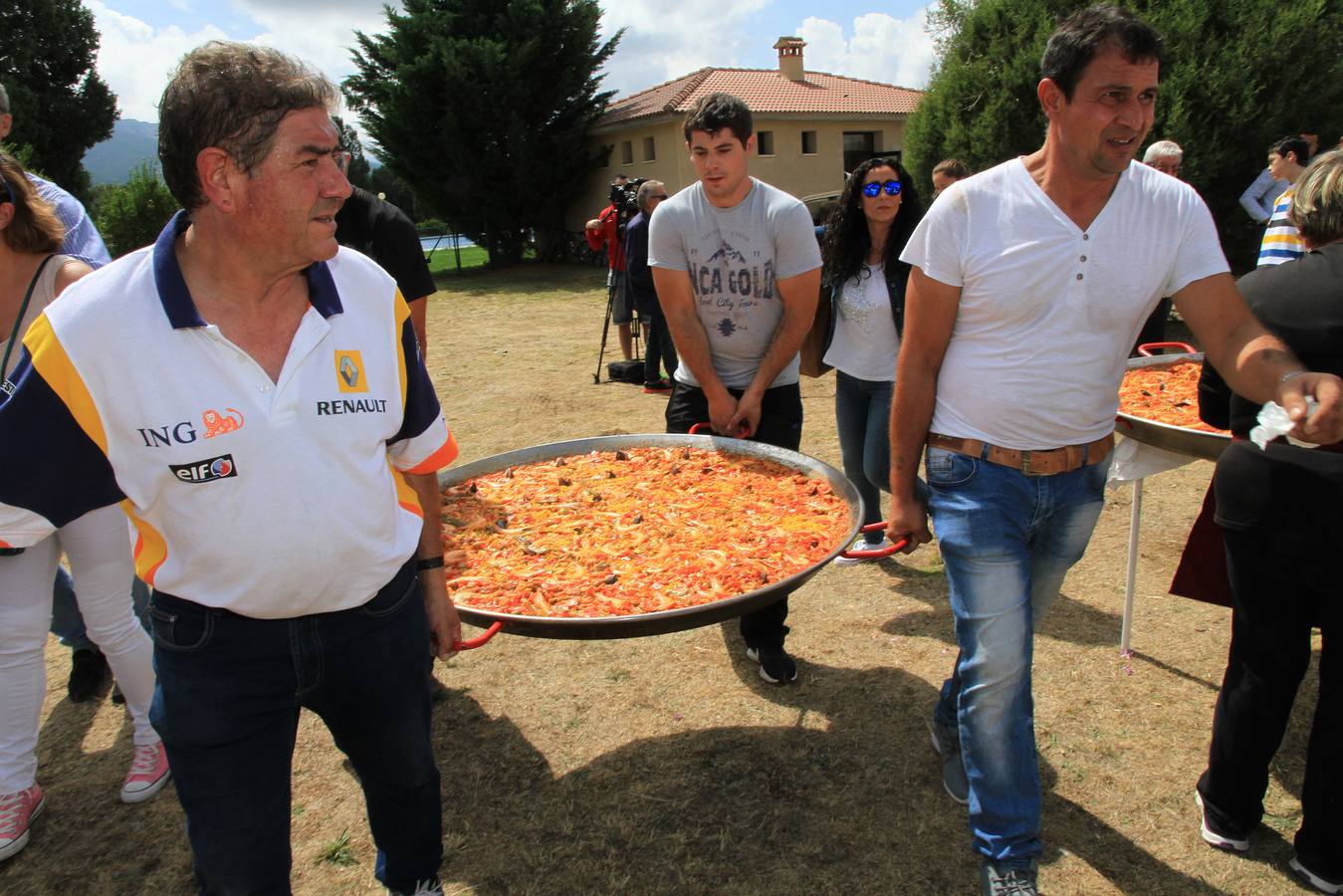 Los principales representates populares de la provincia no faltaron a su cita en el área recreativa de El Pardal donde un año más, y ya van veintiséis, pudieron tratar de cerca con sus simpatizantes y militantes