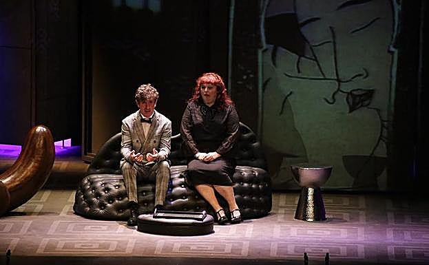 Gabino Diego y Teté Delgado en 'El intercambio'.