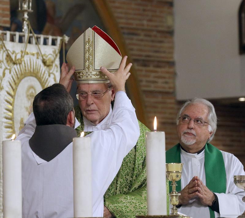 Puente, León de la Riva y Bolaños, nombrados caballeros de la Corte de Honor de la Virgen de San Lorenzo en Valladolid