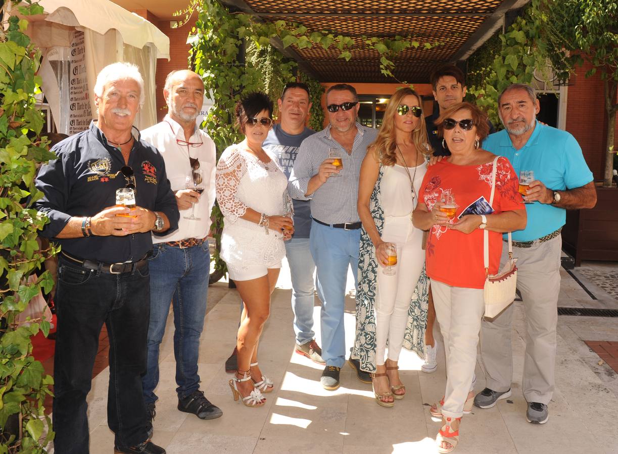 La directiva del Club Turismoto. Emilio Simó, Javier San José, María Luisa Morate, Alberto López, José Manuel Navas, Noemí Valencia, Carlos Deauville, María García y Luis García.