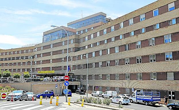 Exterior del Complejo Asistencial de Salamanca. 