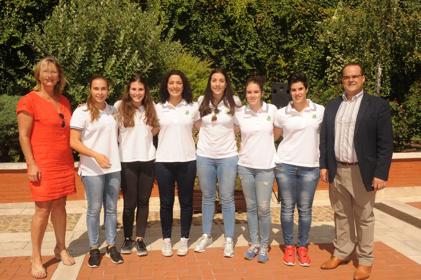 Del Aula Valladolid nos visitaron Mamer Gómez, Ana Martín, Ángela Nieto, Rafaela Bergara, Carmen Sanz, Cecilia Cossío, Cristina Cifuentes y Cayetano Cifuentes.