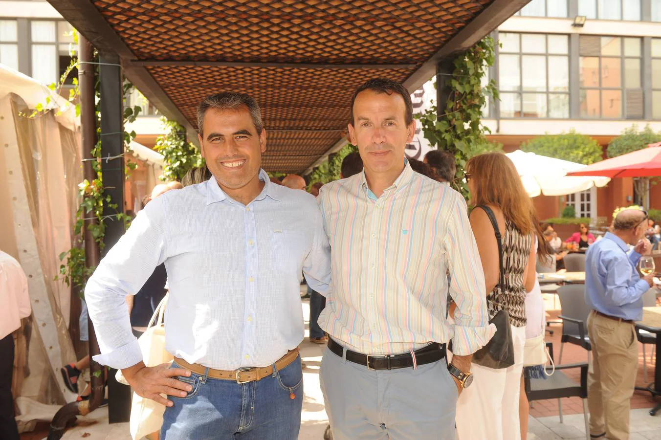 Víctor Ramírez y Miguel Ángel Aguarón, de DKVSeguros.