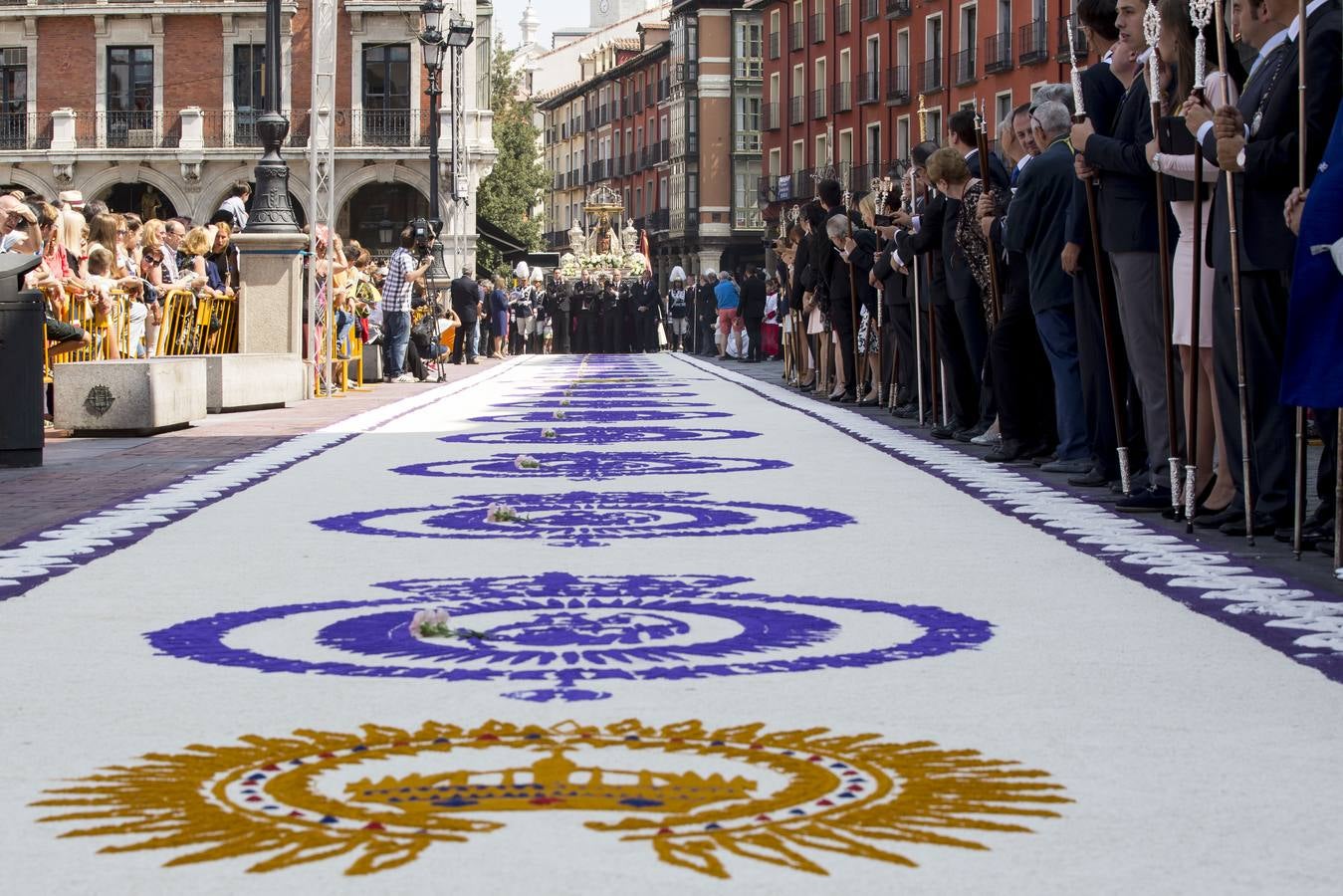 El obispo auxiliar, Luis Argüello, ofició la eucaristía en honor de la patrona
