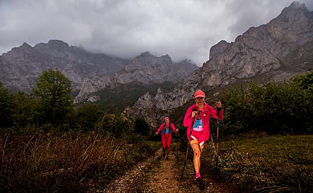 Angels Llobera y Gaby Sánchez, del Inverse Team, durante la prueba.