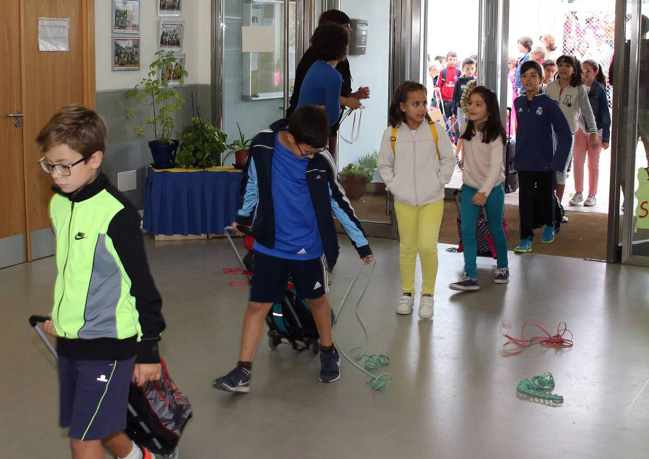 Primer día de clase para los alumnos de primaria de Segovia