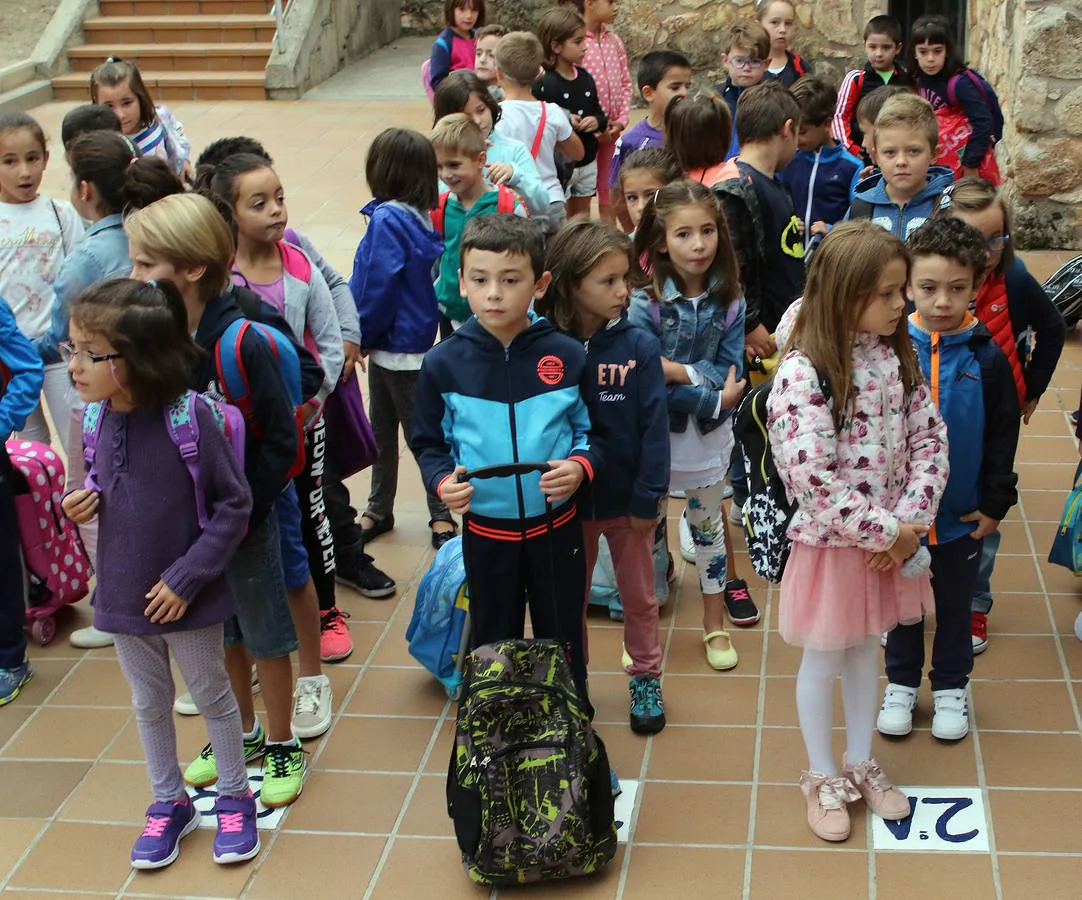 Primer día de clase para los alumnos de primaria de Segovia