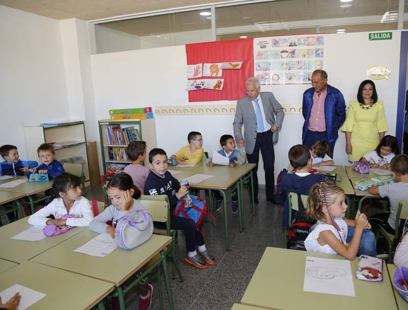 Inauguración del curso escolar en el colegio de Villalobón (Palencia)