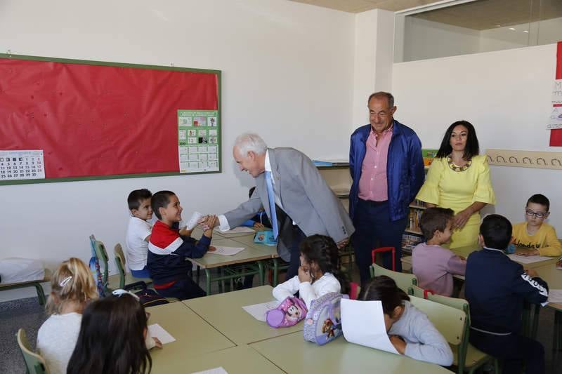 Inauguración del curso escolar en el colegio de Villalobón (Palencia)