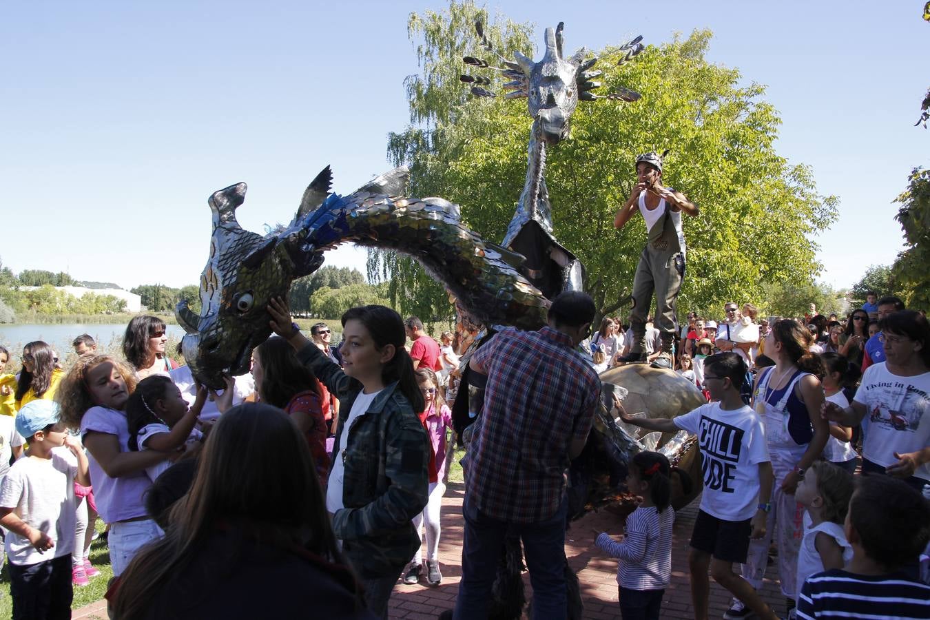 La Compañía Tiritirantes cautivó a cientos de familias con su espectáculo 'Ulterior, el Viaje'