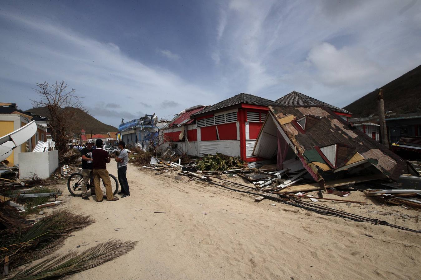 En su arrasadora trayectoria la tormenta ha dejado ya al menos medio centenar de muertos en el Caribe y Estados Unidos