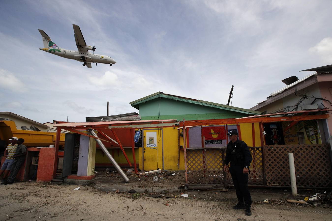 En su arrasadora trayectoria la tormenta ha dejado ya al menos medio centenar de muertos en el Caribe y Estados Unidos