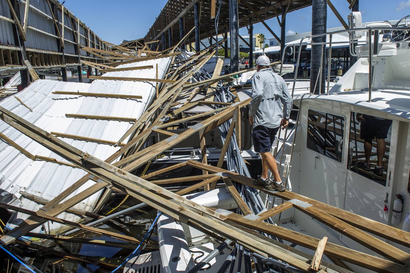 En su arrasadora trayectoria la tormenta ha dejado ya al menos medio centenar de muertos en el Caribe y Estados Unidos