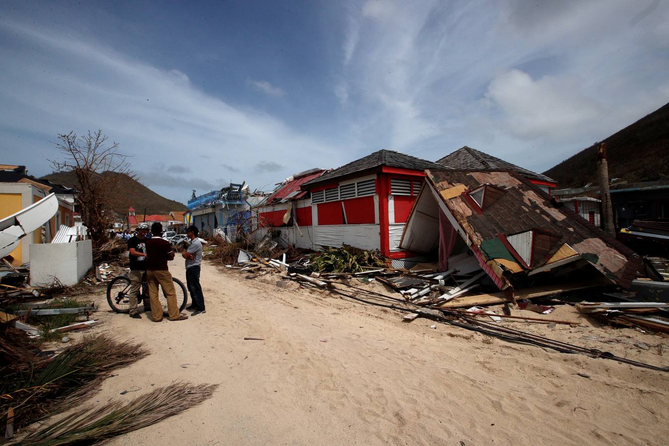 En su arrasadora trayectoria la tormenta ha dejado ya al menos medio centenar de muertos en el Caribe y Estados Unidos