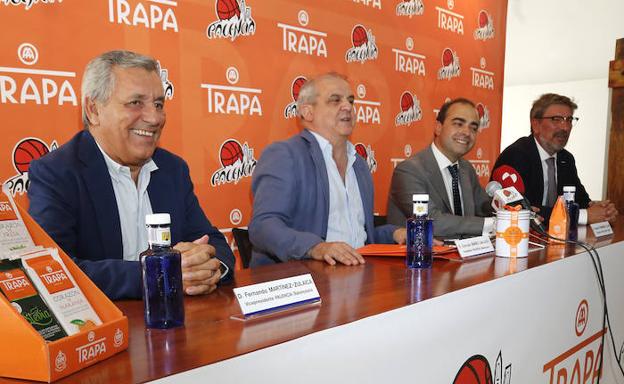 Presentación del acuerdo entre el Chocolates Trapa y el Palencia Baloncesto.