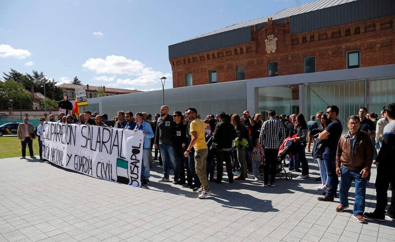 La asociación de policías y guardias civiles presentará una iniciativa legislativa popular para lograr cobrar lo mismo que los cuerpos autonómicos