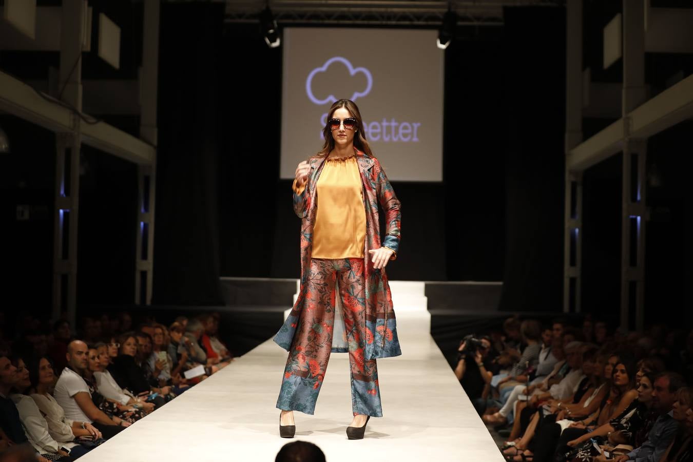 El desfile ha sido organizado por la Agrupación Vallisoletana de Comercio (Avadeco) en en LAVA para impulsar las colecciones de otoño e invierno