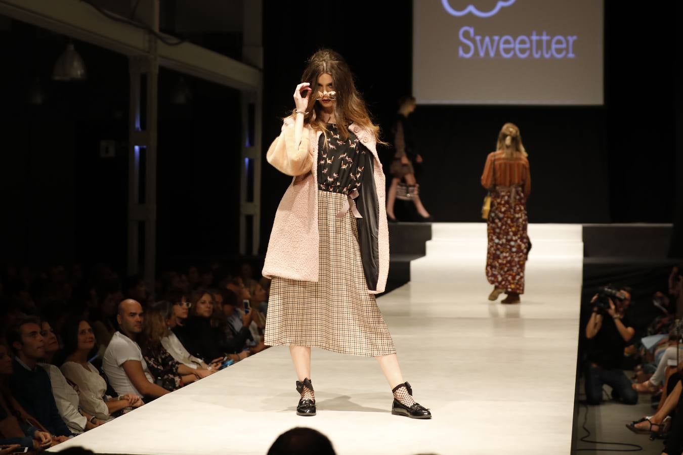 El desfile ha sido organizado por la Agrupación Vallisoletana de Comercio (Avadeco) en en LAVA para impulsar las colecciones de otoño e invierno