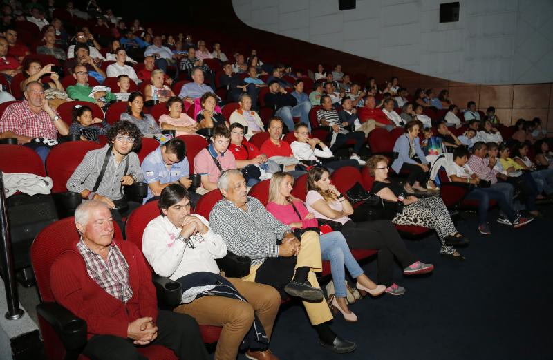 En un teatro Ortega abarrotado de chavales, el exseleccionador nacional impartió la conferencia 'Los Valores del deporte' 