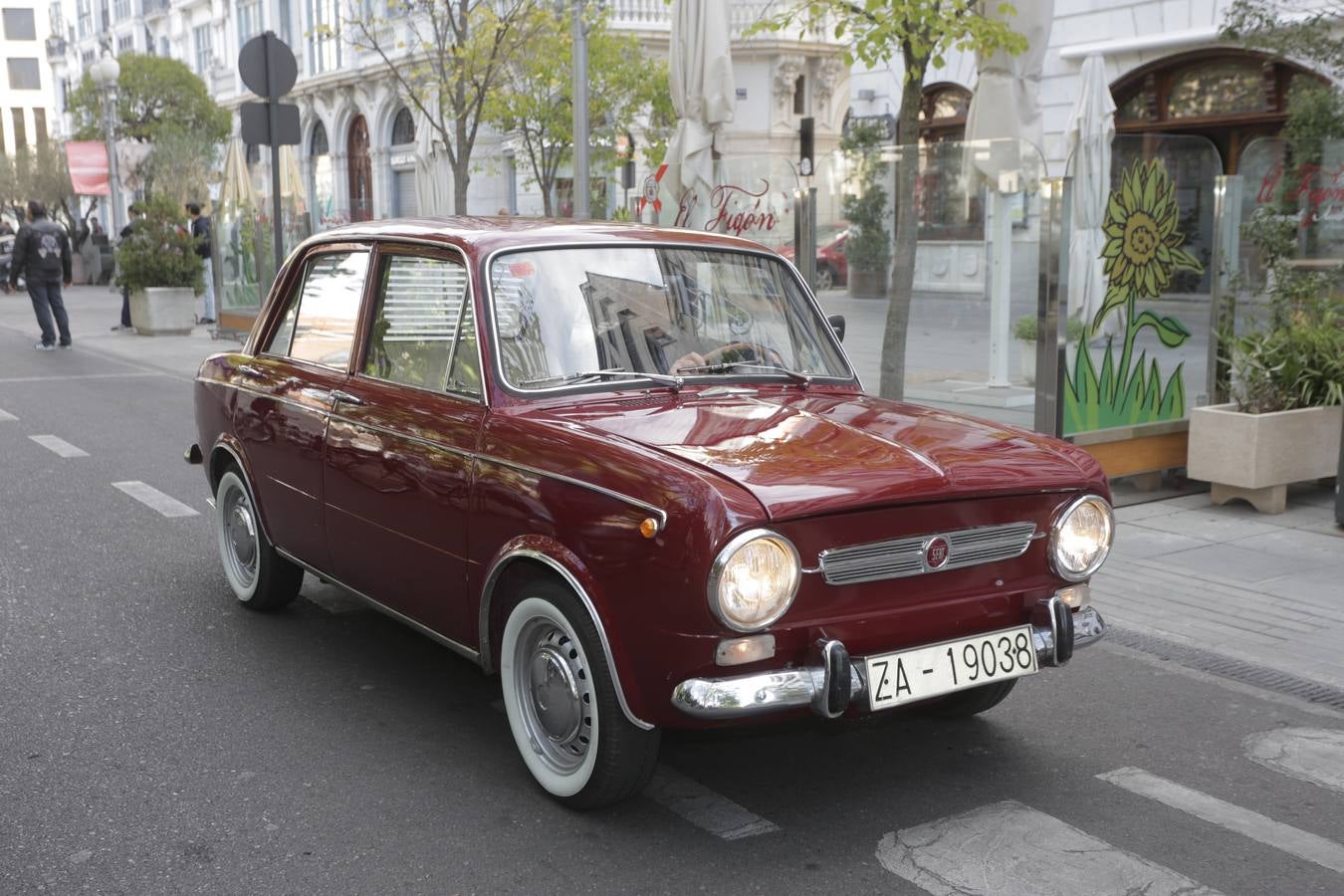Más de 300 modelos de coches clásicos