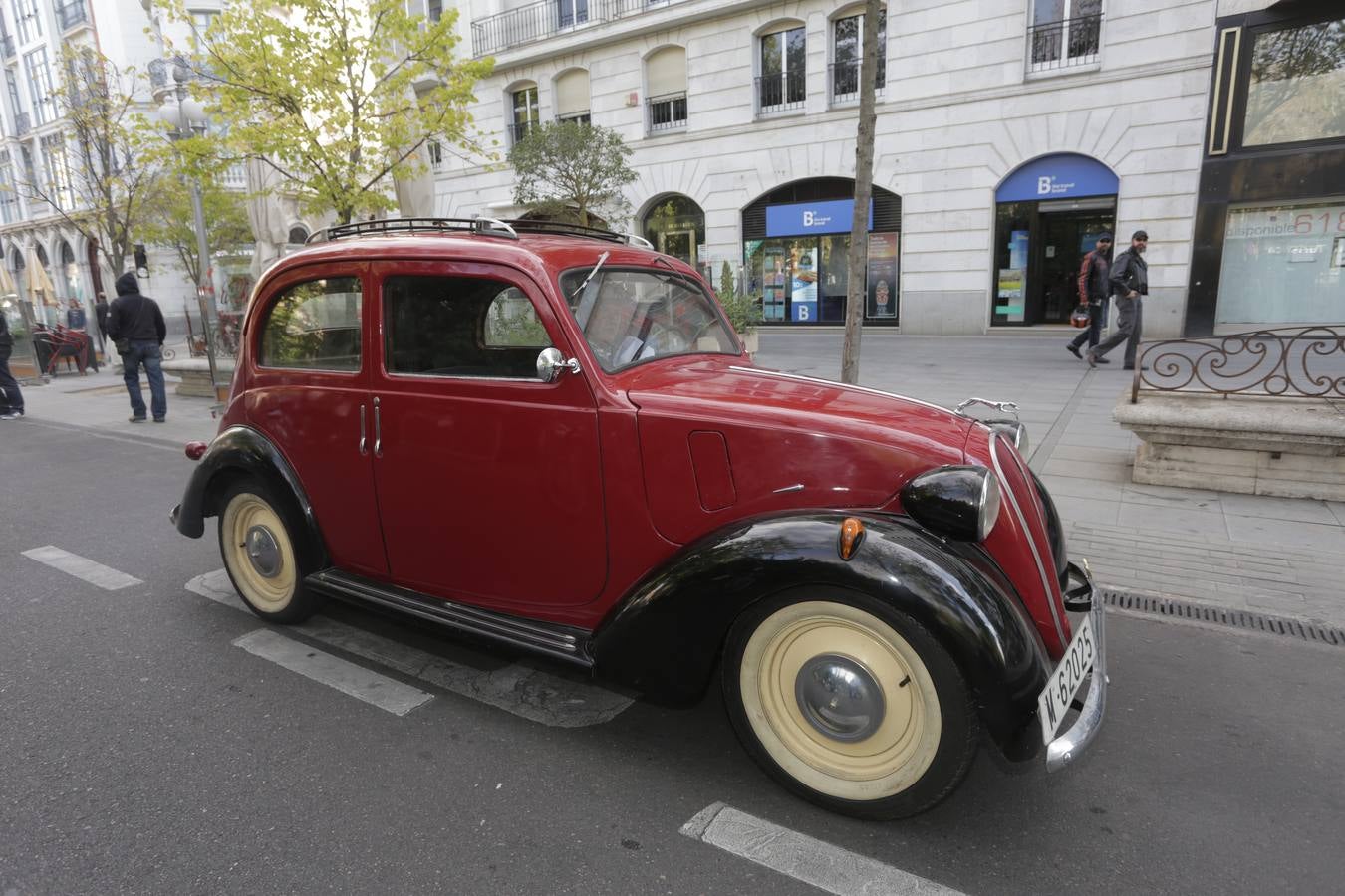 Más de 300 modelos de coches clásicos