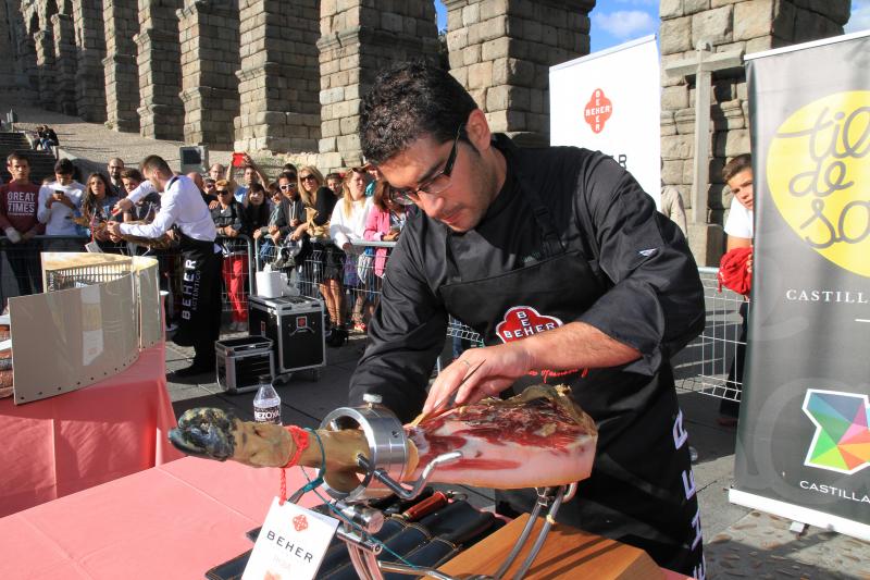 V Feria del Jamón de Castilla y León en Segovia