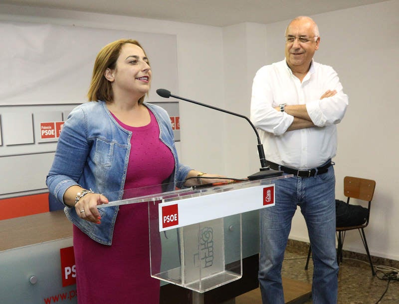 La secretaria general consigue 344 votos frente a 205 del 'sanchista' Agustín Martínez y reafirma su liderazgo en 14 de los 19 centros de votación