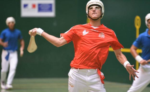 Carlos Baeza, durante un partido.