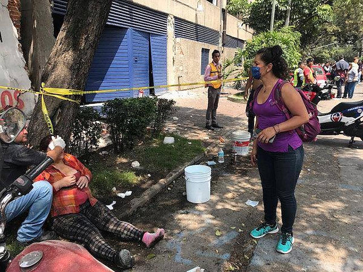 El temblor, de magnitud 6,8, se produce apenas dos horas después de que la ciudadanía saliera a las calles de todo el país en un simulacro conmemorativo del temblor de 1985