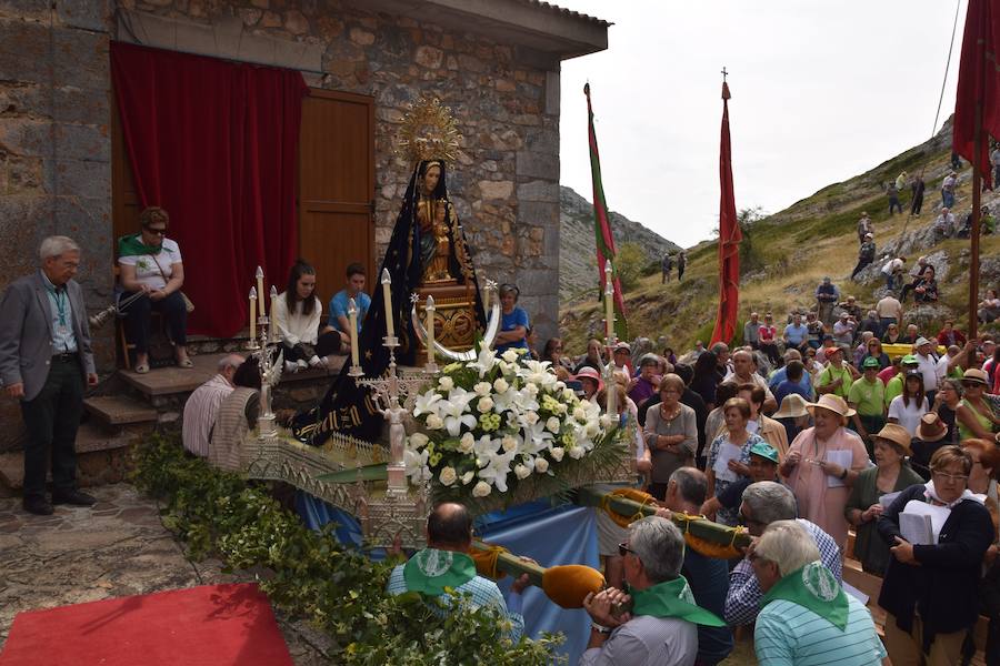 Romería en el santuario de la Virgen del Brezo