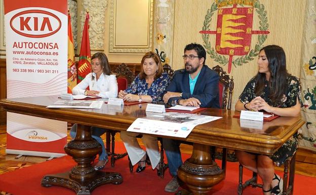 María Morán, Victoria Soto, Alberto Bustos y Patricia Concejo. 