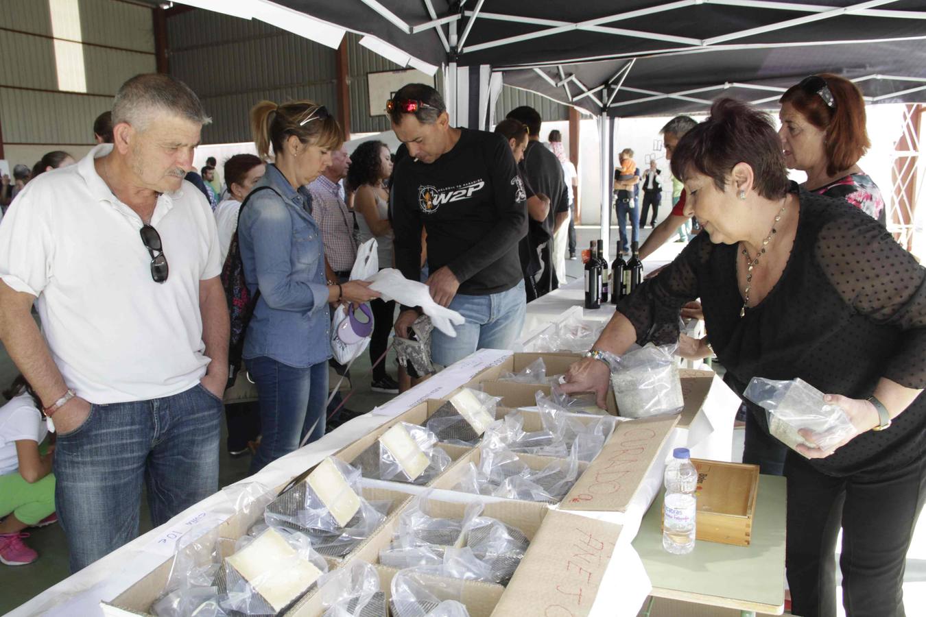 Sardón celebra su X Feria del Queso