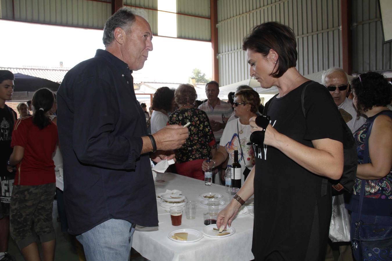 Sardón celebra su X Feria del Queso