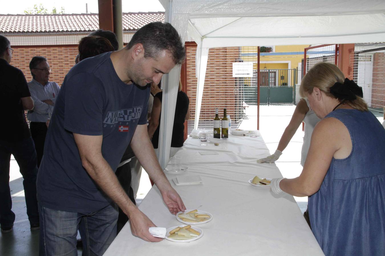 Sardón celebra su X Feria del Queso